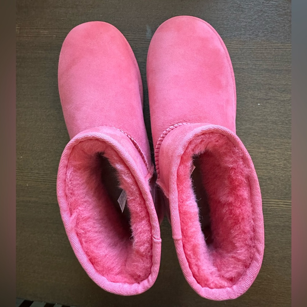 UGGs - Classic Mini Boot II - Size 9